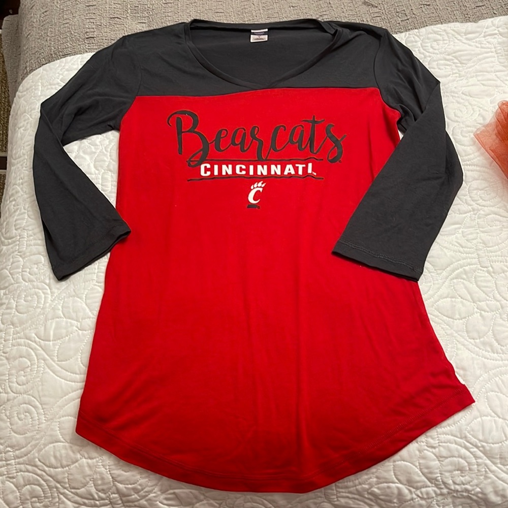 Women’s Cincinnati Bearcats scoop neck 3/4 sleeve length sleep shirt size Small